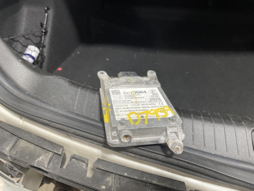 Used Blind Spot Detection System Warning Control Module fits: 2015 Buick Regal D