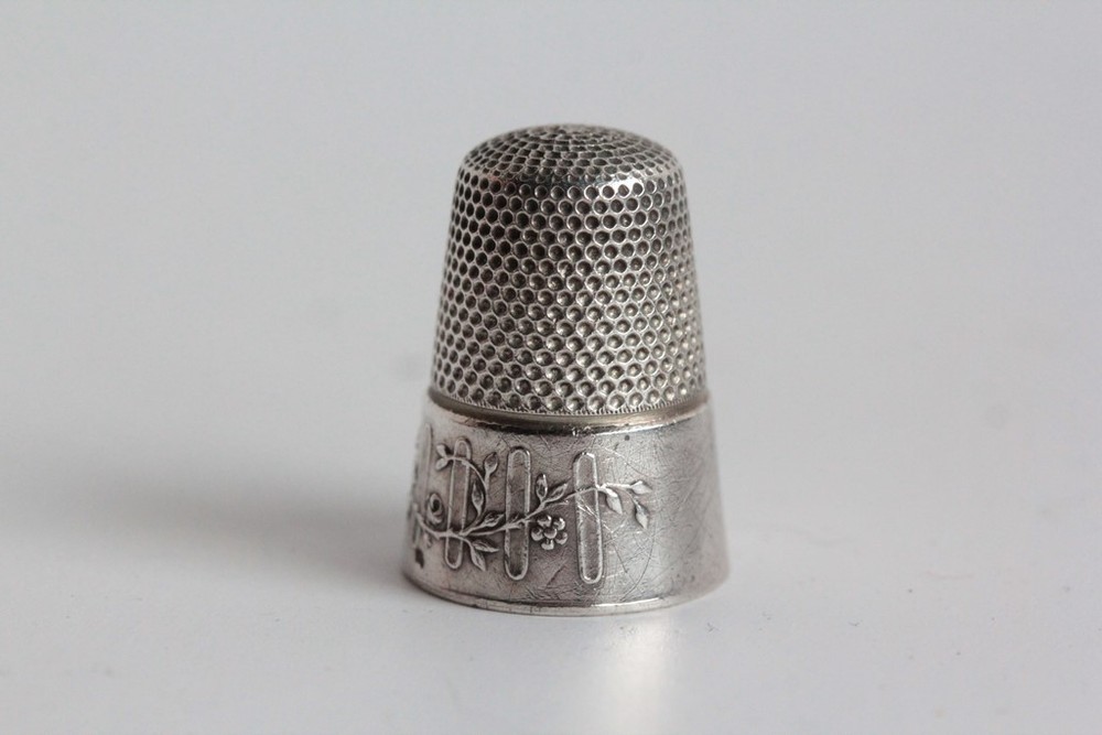 Silver thimble (75730)