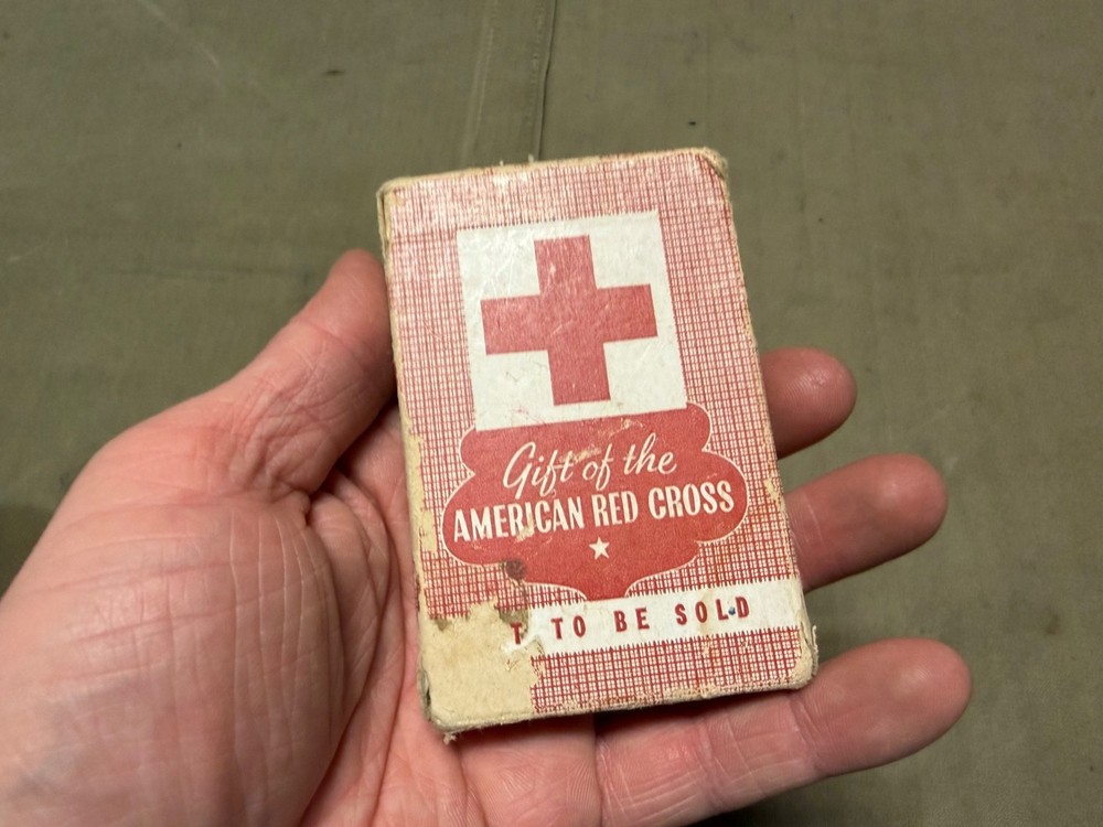ORIGINAL WWII US ARMY INFANTRY PERSONAL RED CROSS ISSUES PLAYING CARDS-FULL DECK