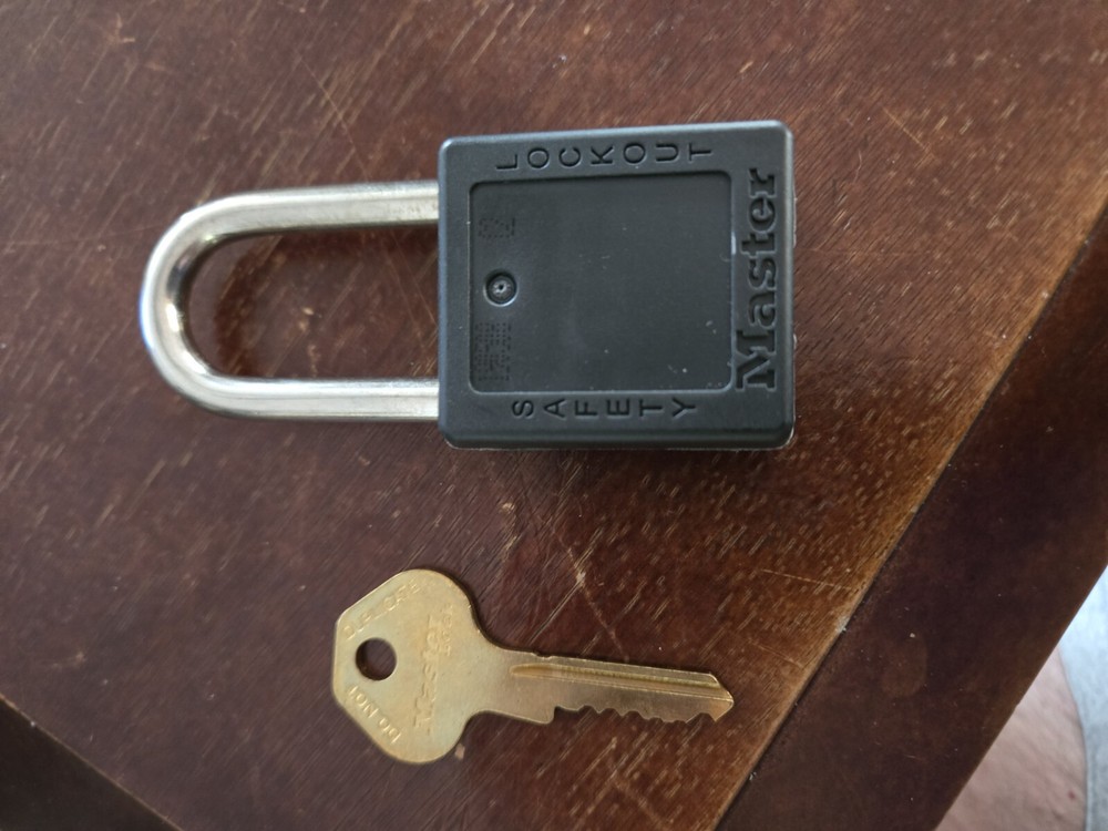 Master Lock 4108 Black New