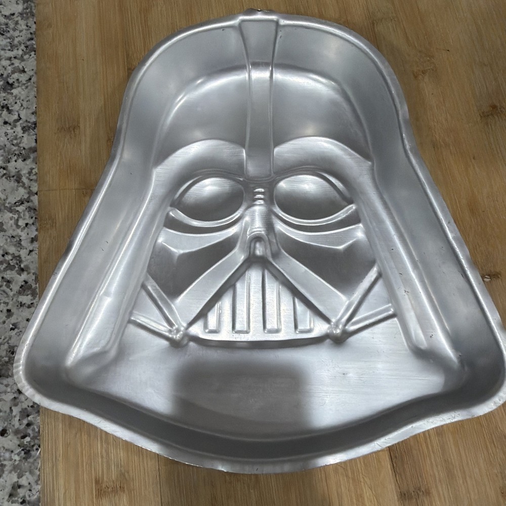 Wilton Star Wars Darth Vader Cake Pan Mold 2012 *