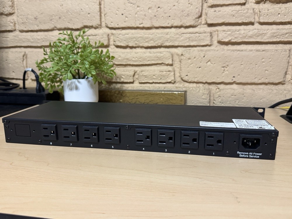 Netbooter Remote Power Management System 15Amp 8 Outlets Synaccess NP0801-DU