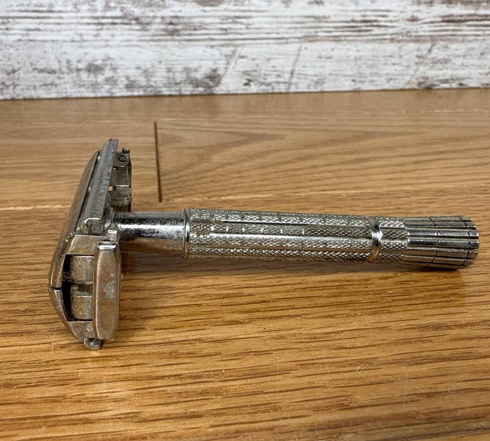 Vintage GILLETTE Safety Razor