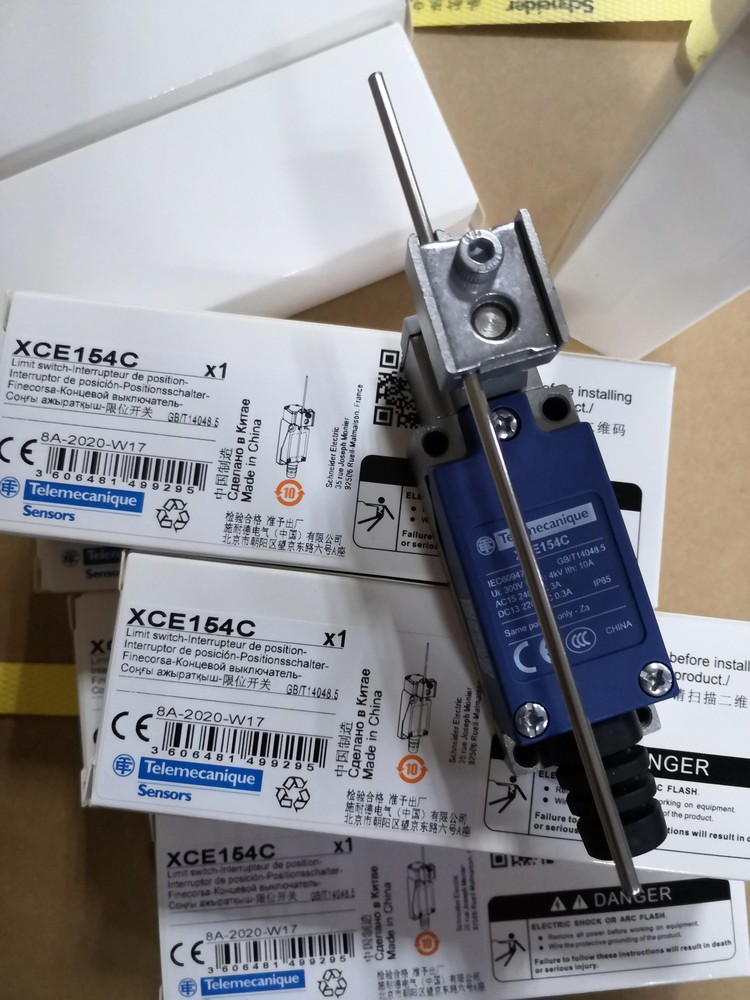 1pc Telemecanique XCE154C New Limit Switch