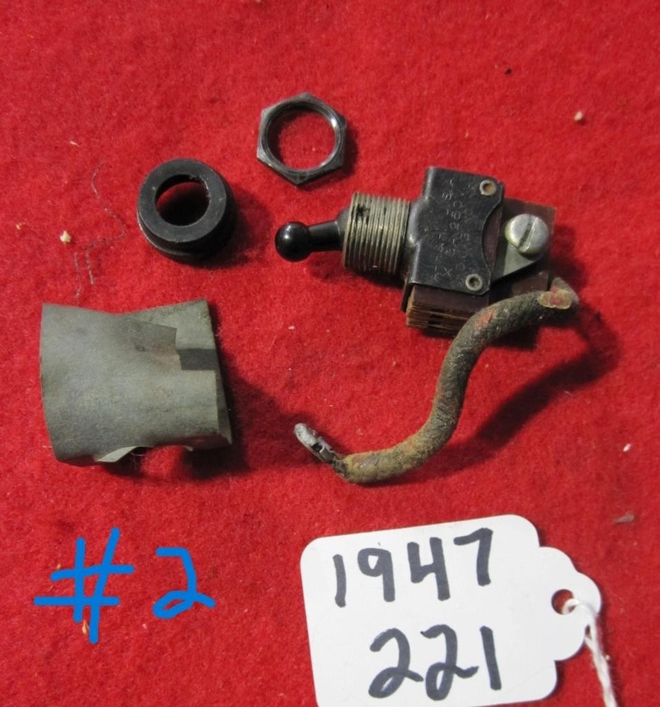 1947 SINGER FEATHERWEIGHT SEWING MACHINE MODEL 221 LIGHT SWITCH #2