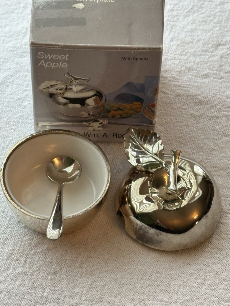 Vintage Wm. A Rogers Small Sweet Apple w/ Spoon Condiment Server Silver Plate