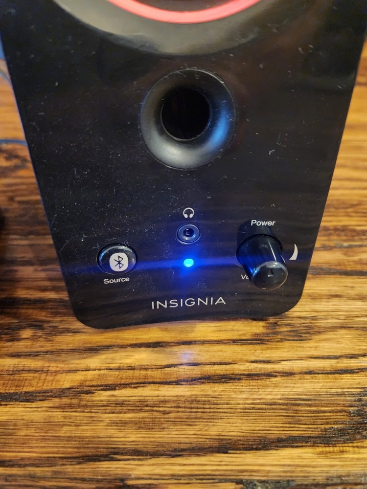 Insignia NS-2810BT Bluetooth Portable Computer Media Speaker System
