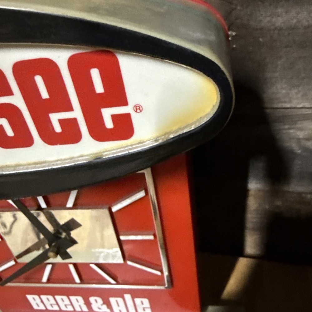 genesee beer &ale clock light
