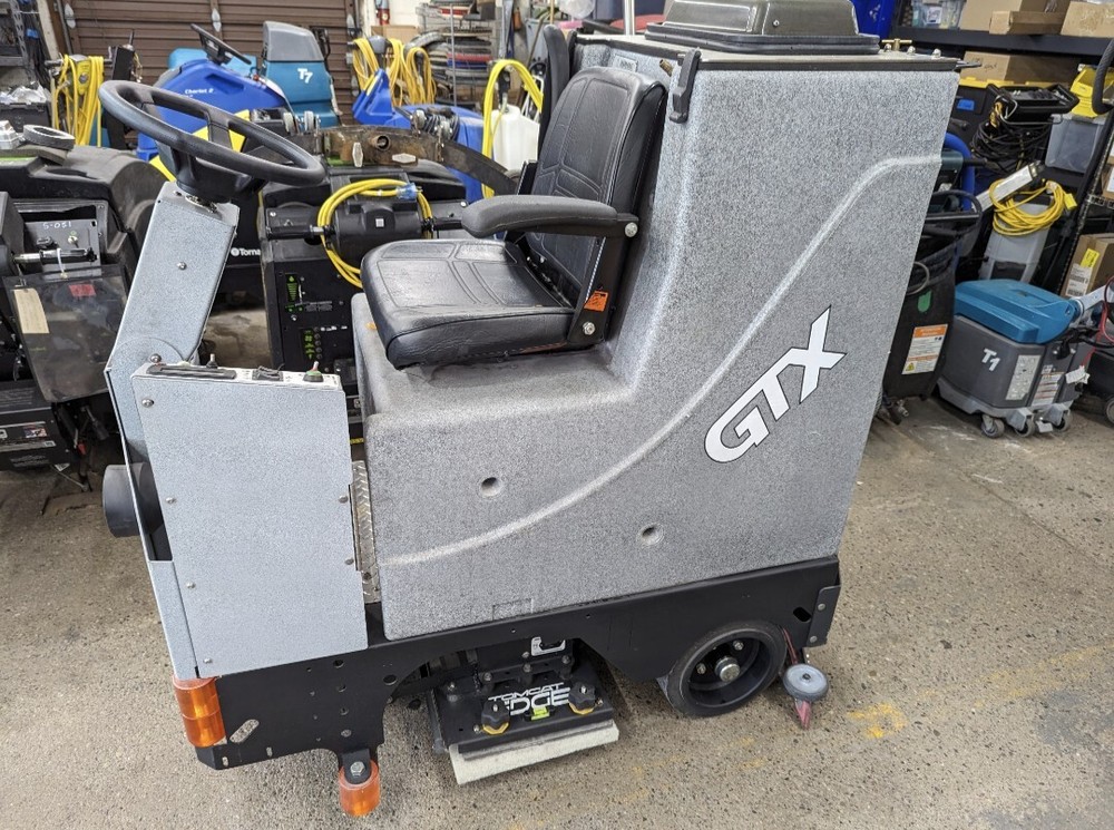 commercial floor scrubber machine