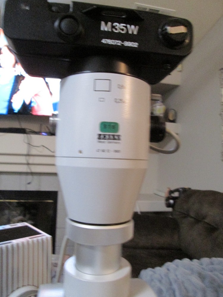 ZEISS 872 E Microscope .. Excellent condition .. Ready to go to work