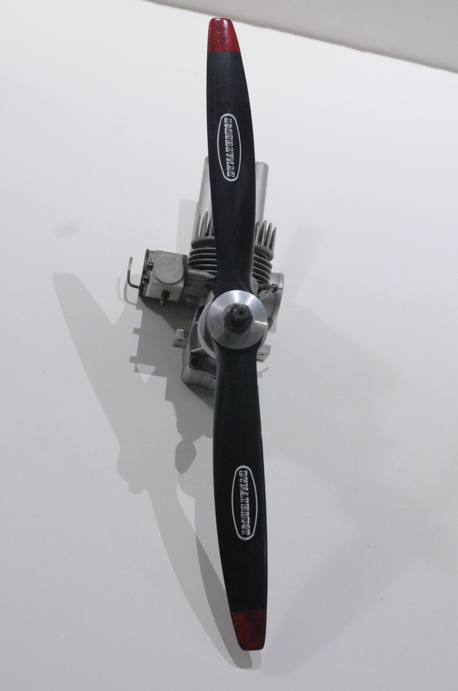 TIGRE S2000 RC PLANE 25CC NITRO ENGINE MUFFLER AND DYNATHRUST PROPELLER