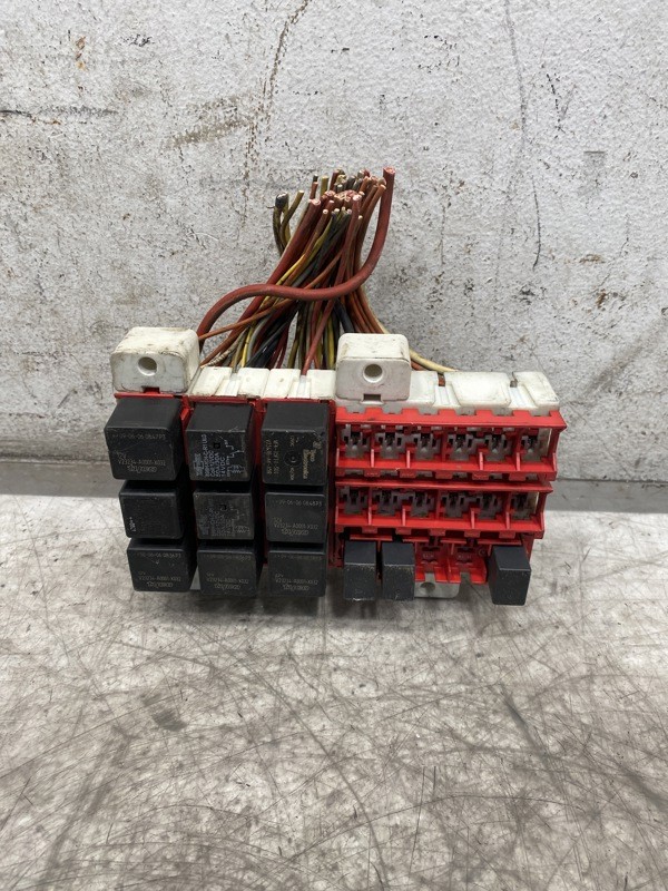2010 Peterbilt 387 Fuse Panel (628-10977)