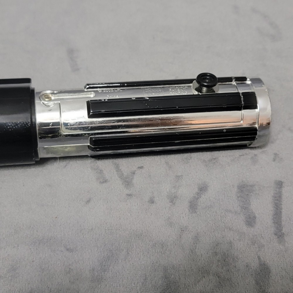Lucas Films LFL Anakin Skywalker Interactive Jedi Training Lightsaber 2002 think