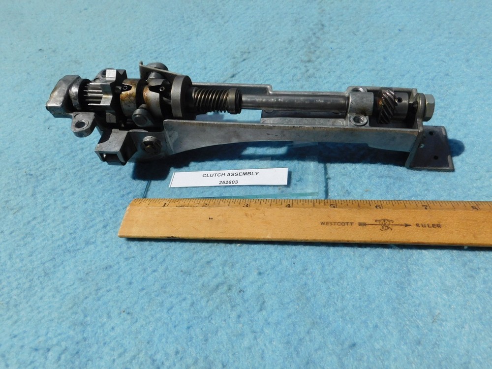 Seeburg STD1 STD2 STD3 STD4 Clutch Assembly #252603, less detent switch actuator