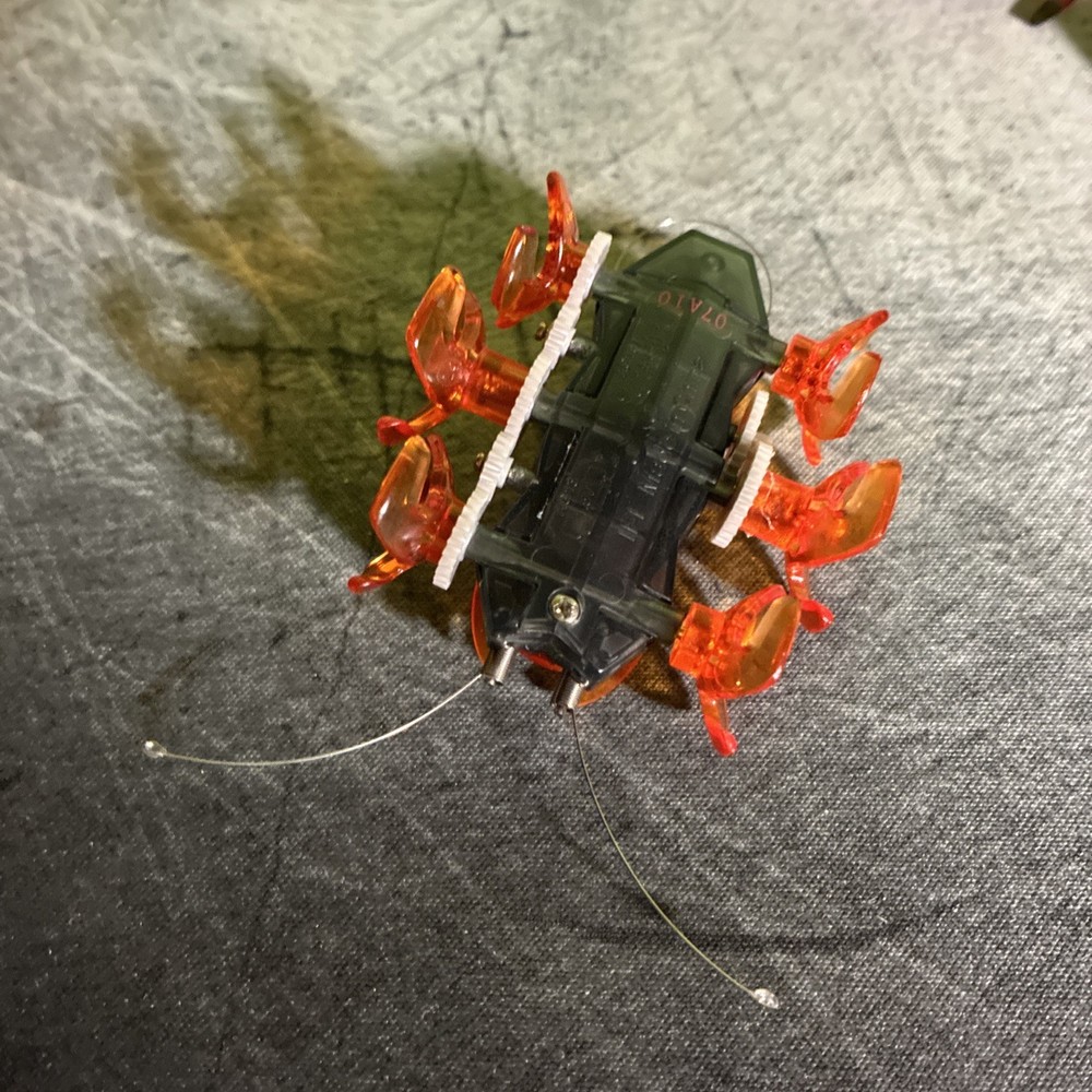 MASSIVE HEXBUG LOT, 15 Different Bots Included Track, Two Warrior Bots Remotes