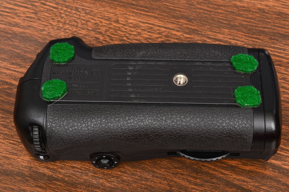GENUINE NIKON USA MB-D10 MULTI FUNCTION BATTERY GRIP (NIKON D300 D700 #2120299)