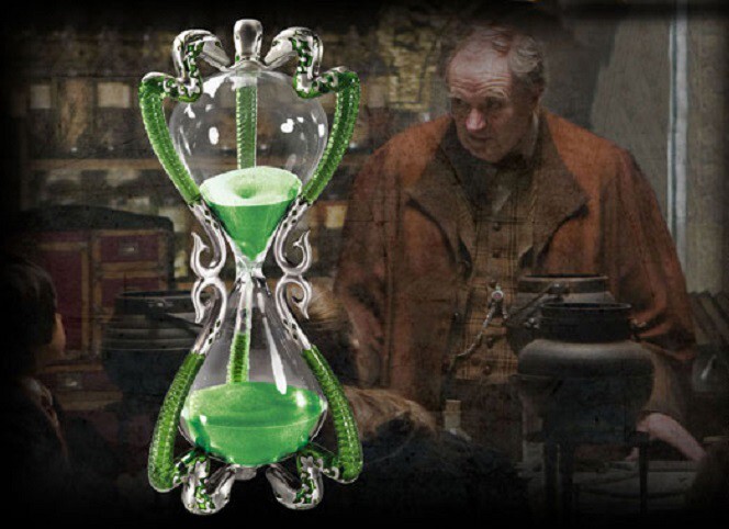 Horace Slughorn Hourglass Mini, Harry Potter, RARE, Wizarding World, Geek Trunk