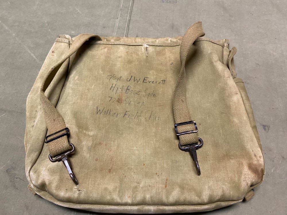 ORIGINAL WWII US AIRBORNE PARATROOPER M1936 RUBBERIZED MUSETTE JUMP BAG-NAMED