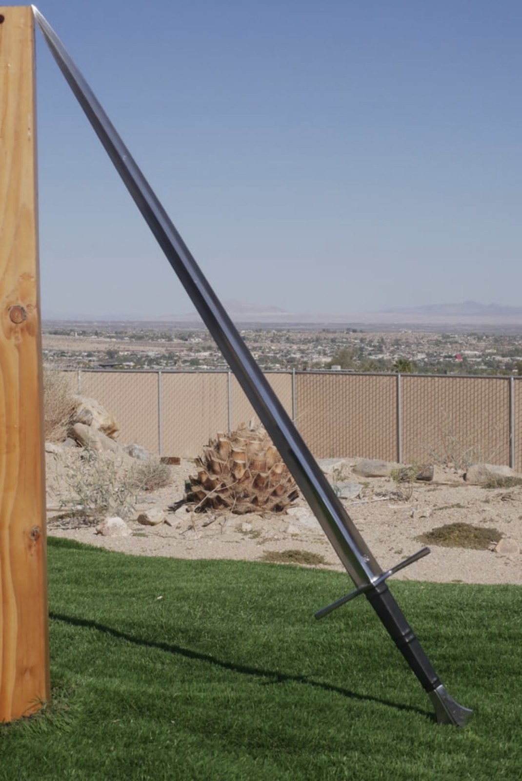 Armory Gothic Longsword D2 Tool Steel With Leather Sheath - Darksword