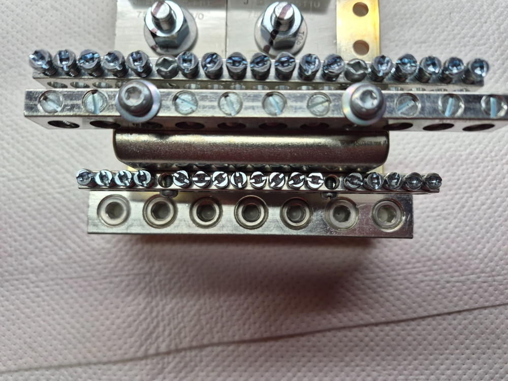 SCHNEIDER / SQUARE D HCWM12SN Solid Neutral Kit for I-Line Panelboards