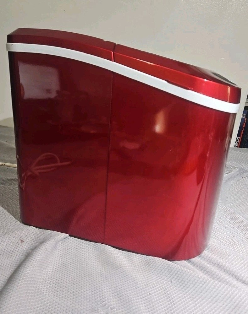 Igloo Portable Ice Cube Maker Model No. ICE102-RED