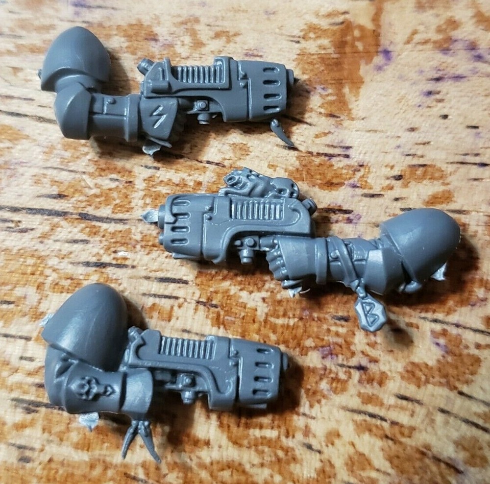 Warhammer 40k Space Wolves Bits Blood Claws Engraved Plasma Pistols x3