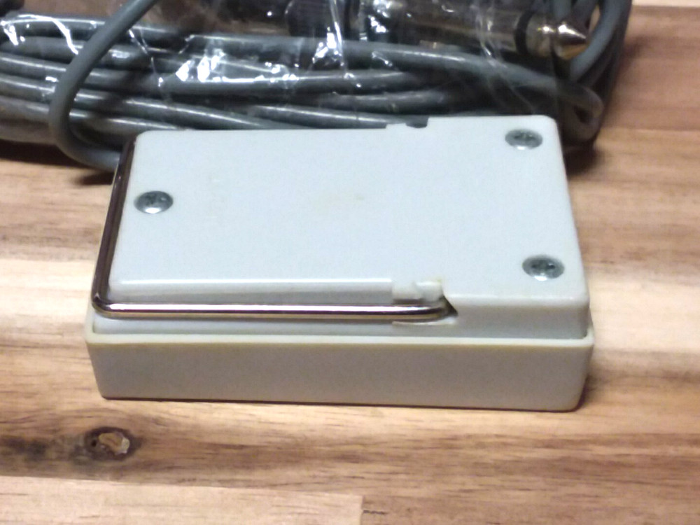 Vintage Conqueror Crystal Microphone (Harmonica?) ~ Model C-889 ~ NEW