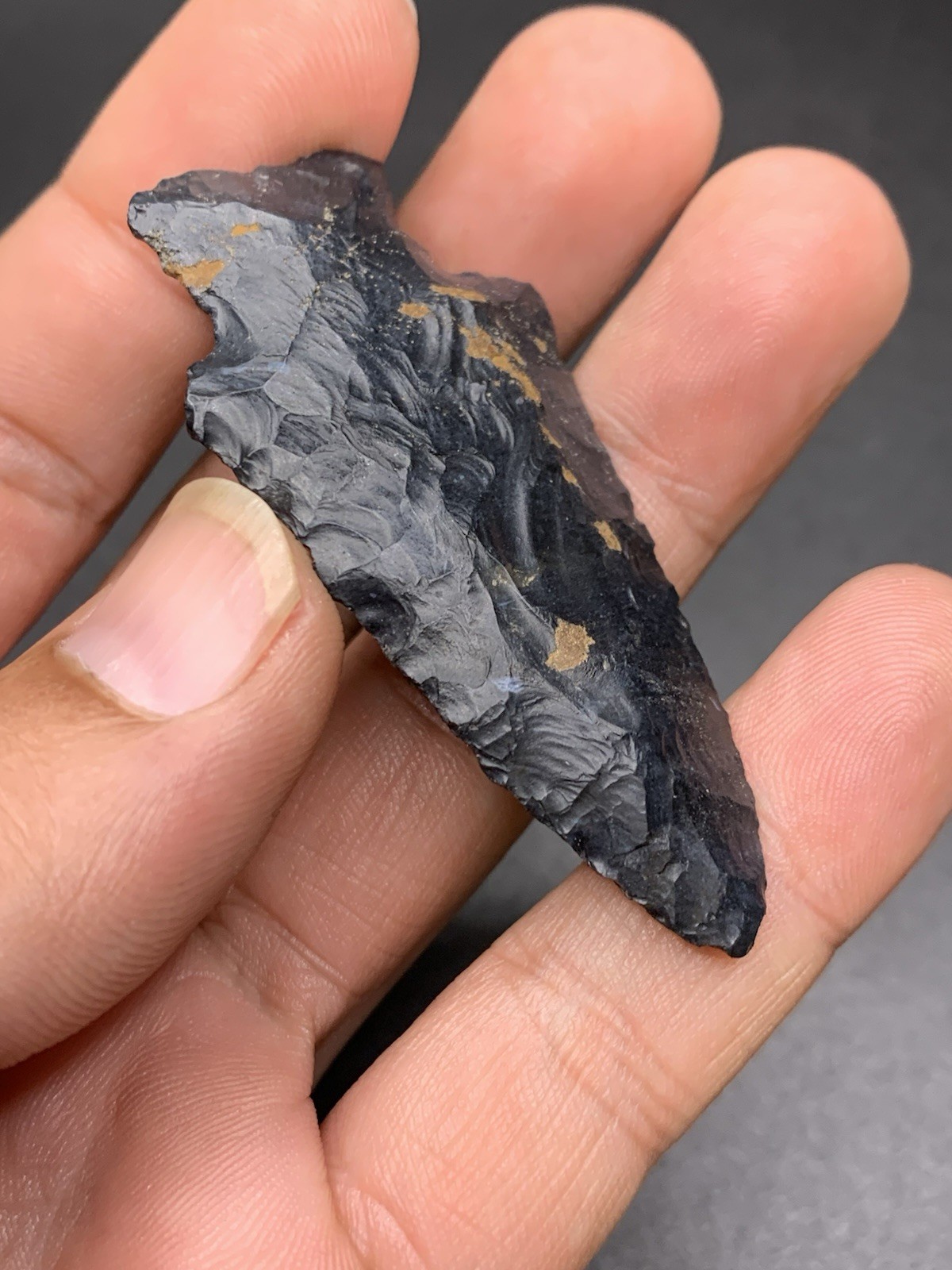 Authentic Heavy Duty Arrowhead From Ohio 2 3/8 Inch Glossy Coshocton Well Flaked