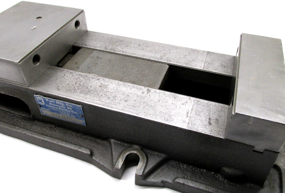 KURT ANGLOCK 6" MILLING MACHINE VISE - #D675
