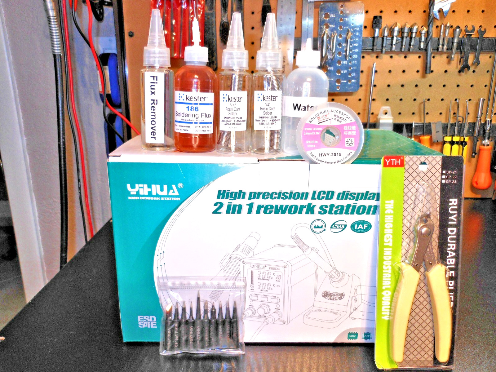 Yihua 995D+ Soldering Station Kit w/ Kester 44 Solder Flux Mat Bundle