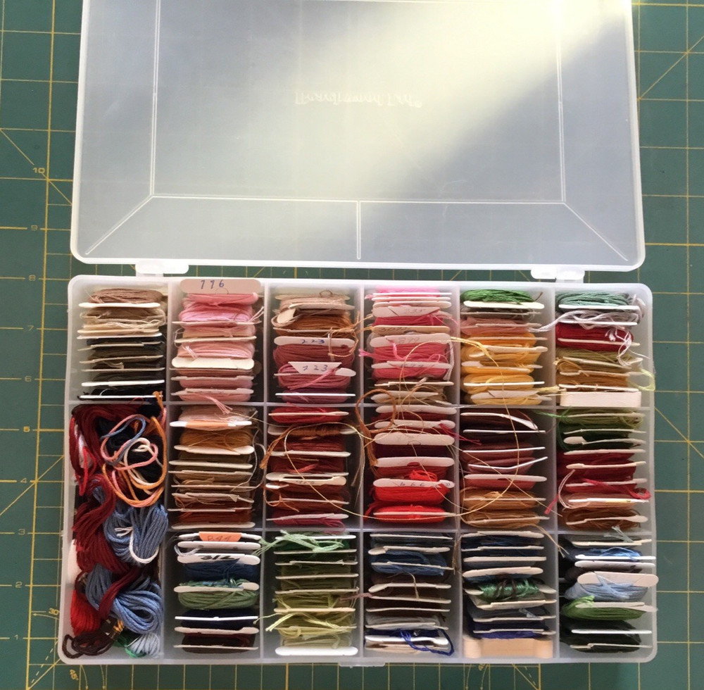 PLASTIC CASE 150? EMBROIDERY FLOSS THREAD SAMPLES WITH NUMBERS ALL COLORS