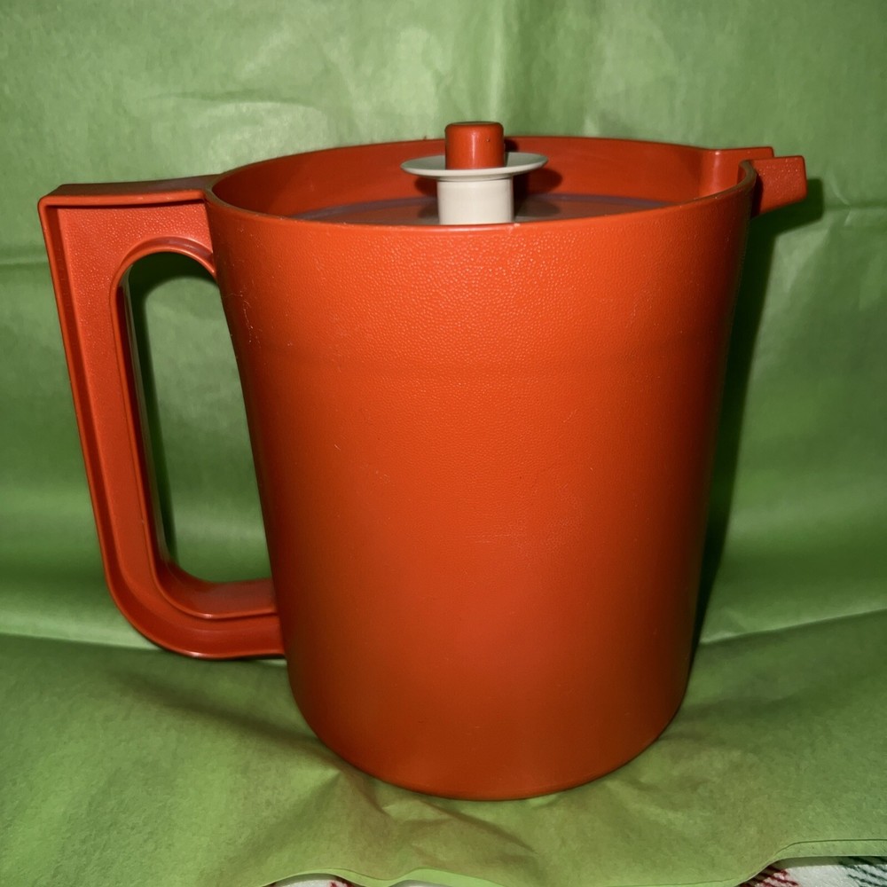 Vintage TUPPERWARE Orange Pitcher W Lid 1575-8 Drink Jug Container