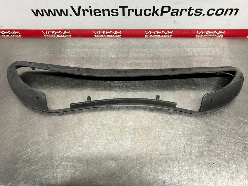 KENWORTH A18-1000 BEZEL-STEP FORWARD