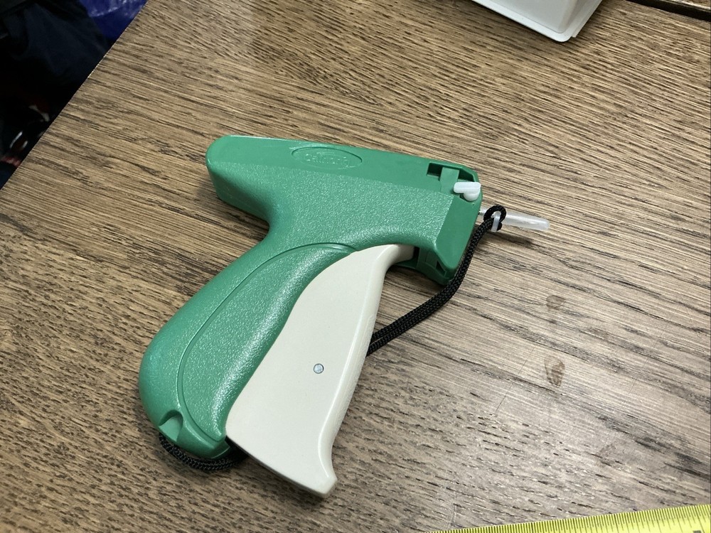 Avery Dennison Mark III Pistol Grip Tagging Tool