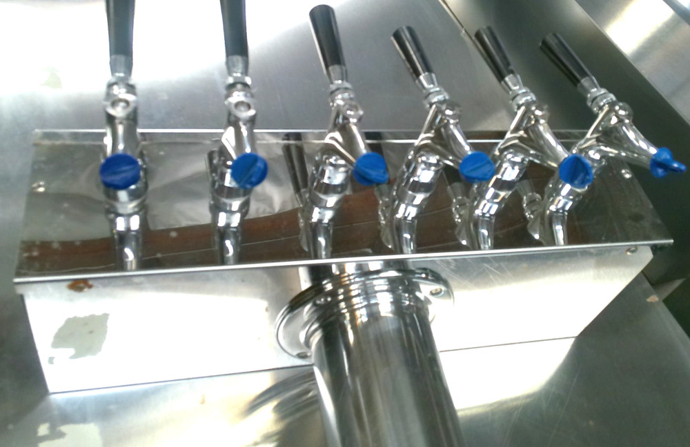 USED BEER TOWER WITH 6 FAUCETS