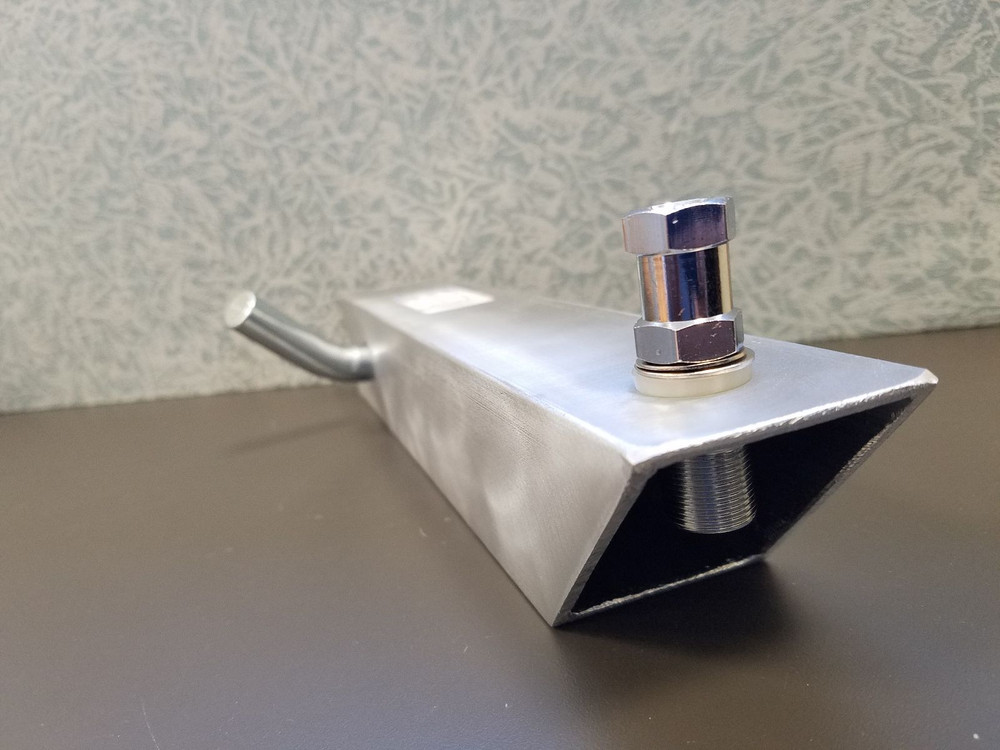 VHF/HF MOBILE ANTENNA MOUNT (TRAILER HITCH MOUNT)