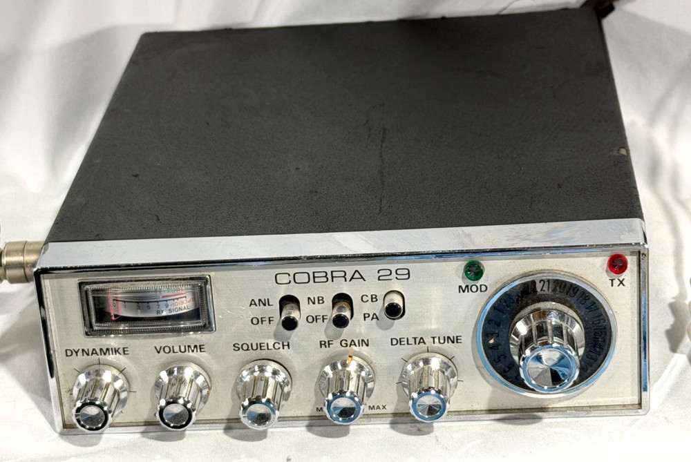 Cobra 29 CB with Mic and assorted cords Untested