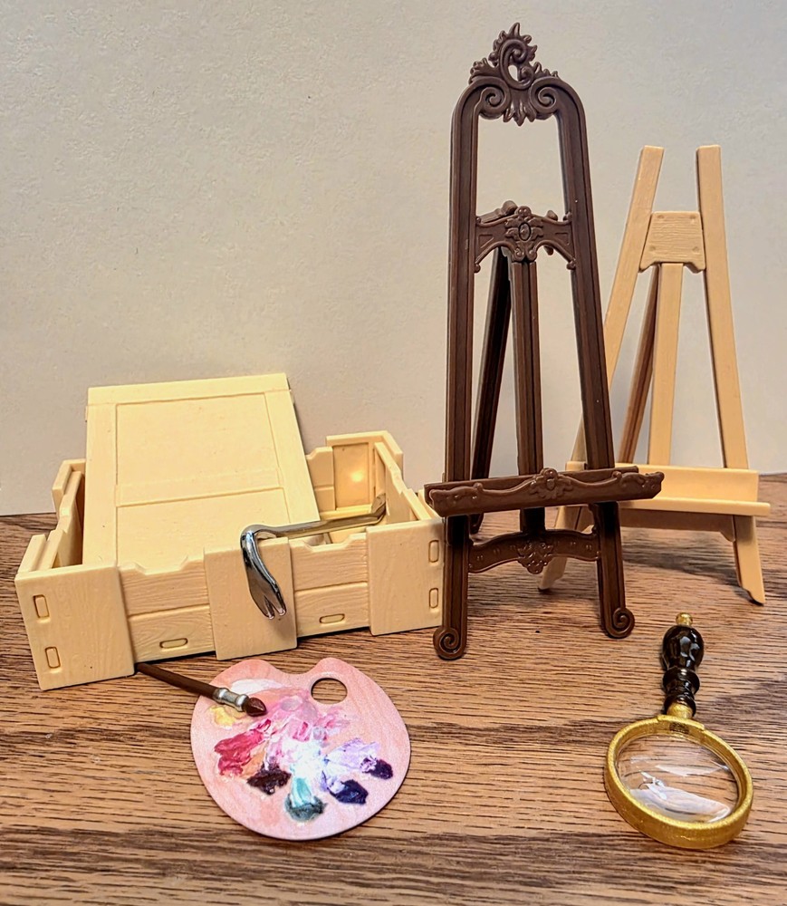 Mini Brands Masterpieces Cream Easel