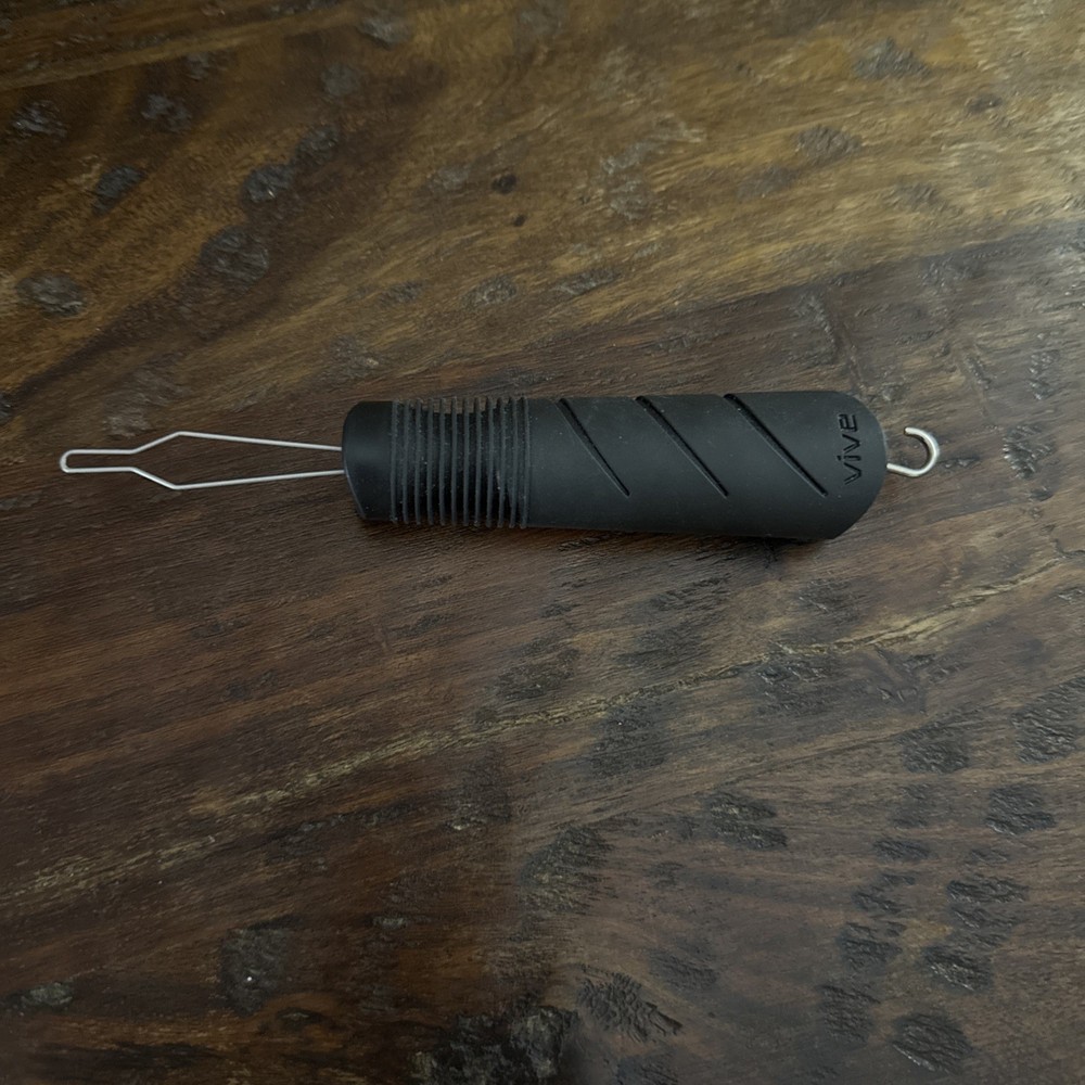 Vibe Button Hook and Zipper Pull Dressing Aid (E)