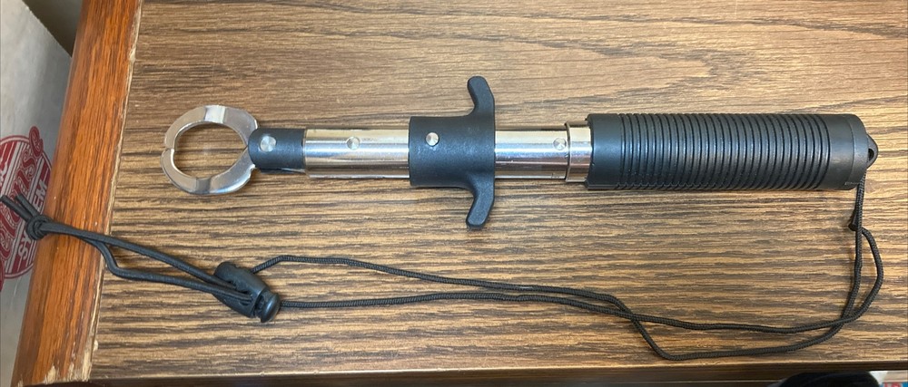 Fish Gripper Scale