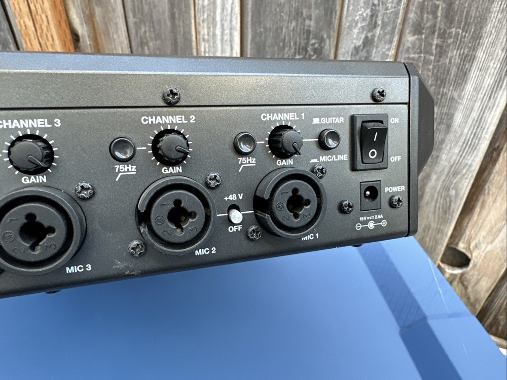 Alesis iOMIX 4 Channel RecorderiPad Audio Interface