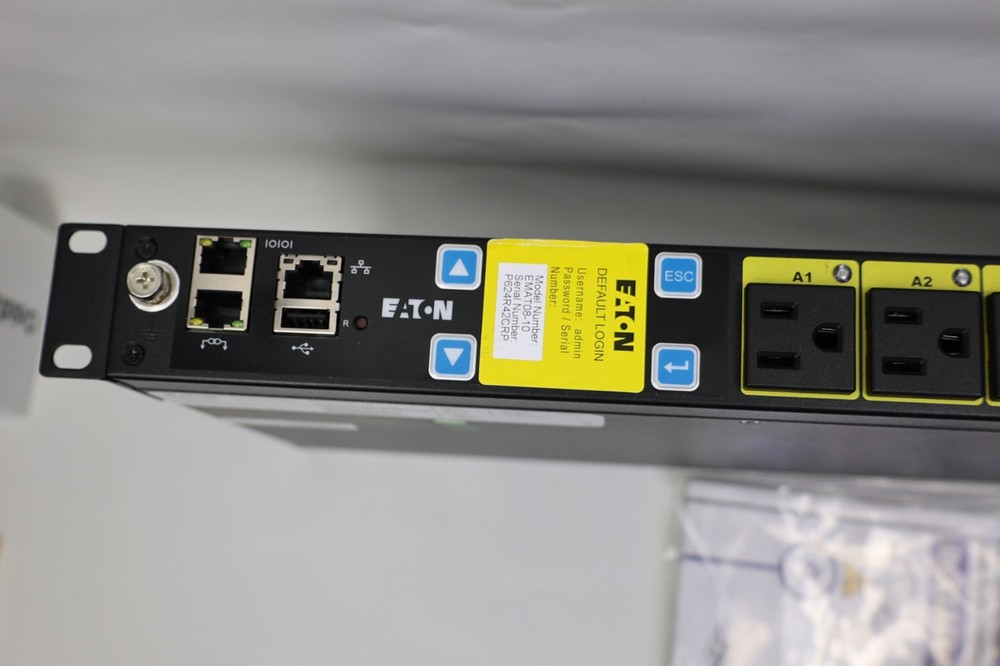 Eaton EMAT08-10 PDU Managed Rack - Black