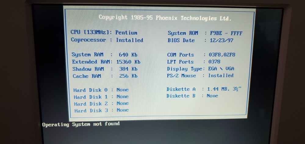 TEKTRONIX TLA704 LOGIC ANALYZER