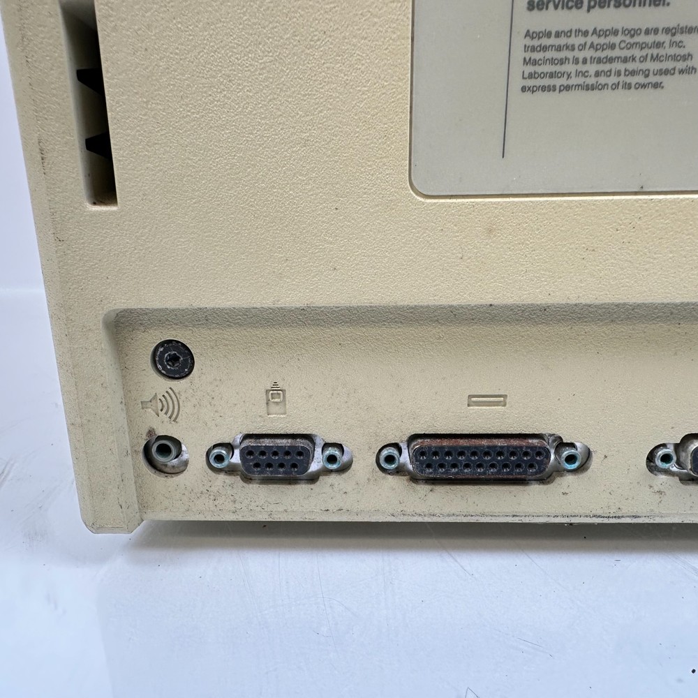 Vintage Apple Macintosh Plus 1Mb Model M0001A