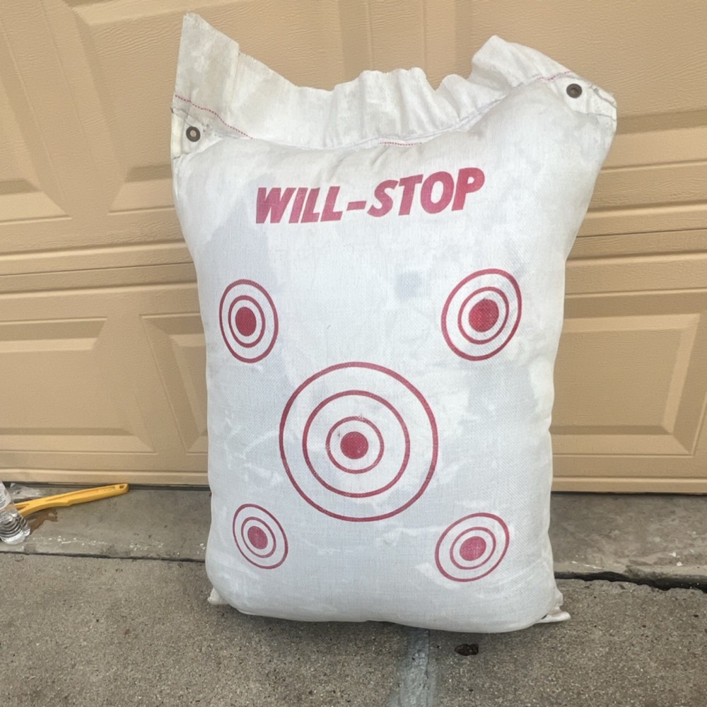 WILL-STOP Bag Target for Archery White with Red Target Circles