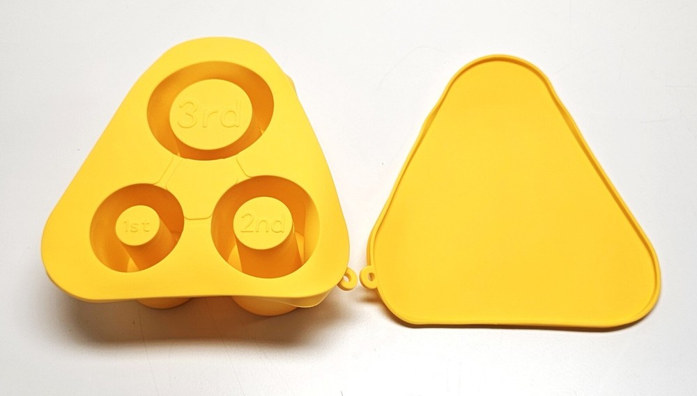 3 Hollow Silicone Ice Cube Maker With Lid Yellow