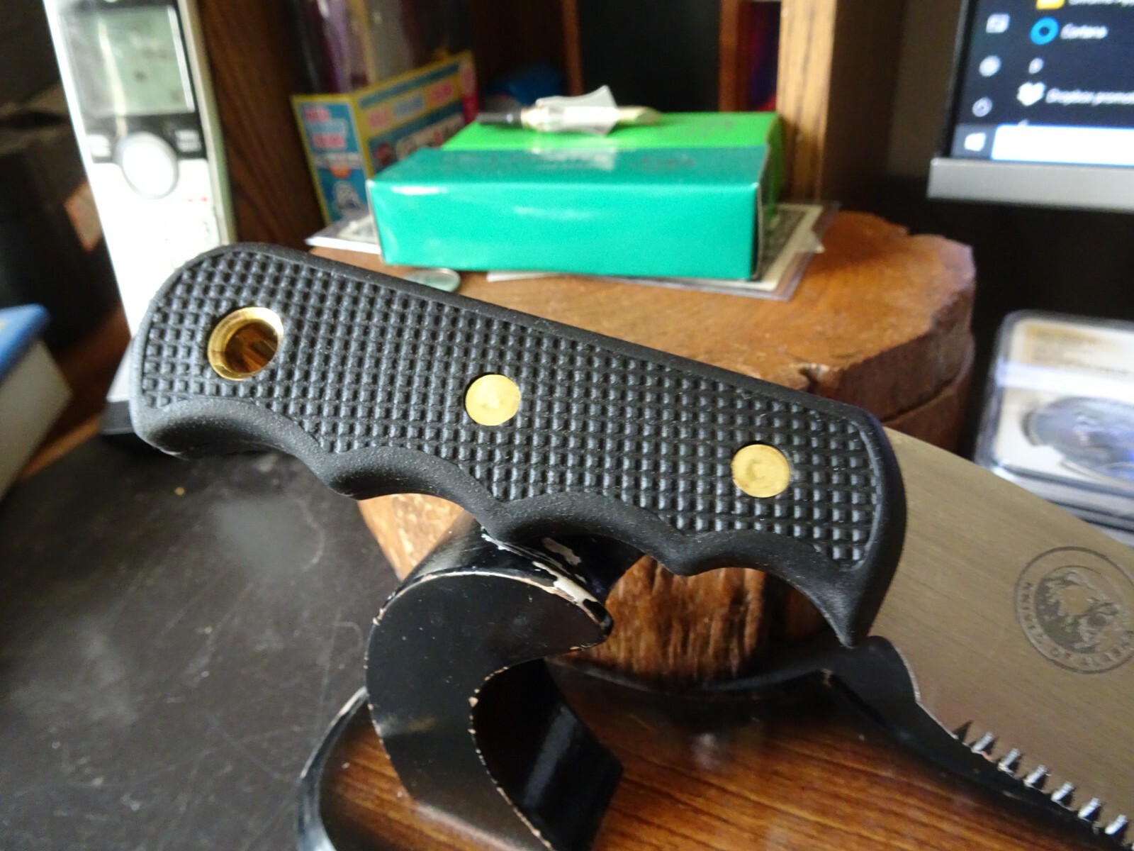 KNIVES OF ALASKA 13" BONE SAW SK5 STAINLESS BLADE NONSLIP HANDLE LEATHER SHEATH