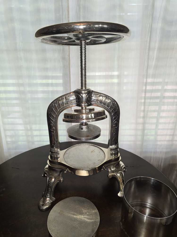 Silver Plated Duck Press Or Canalier