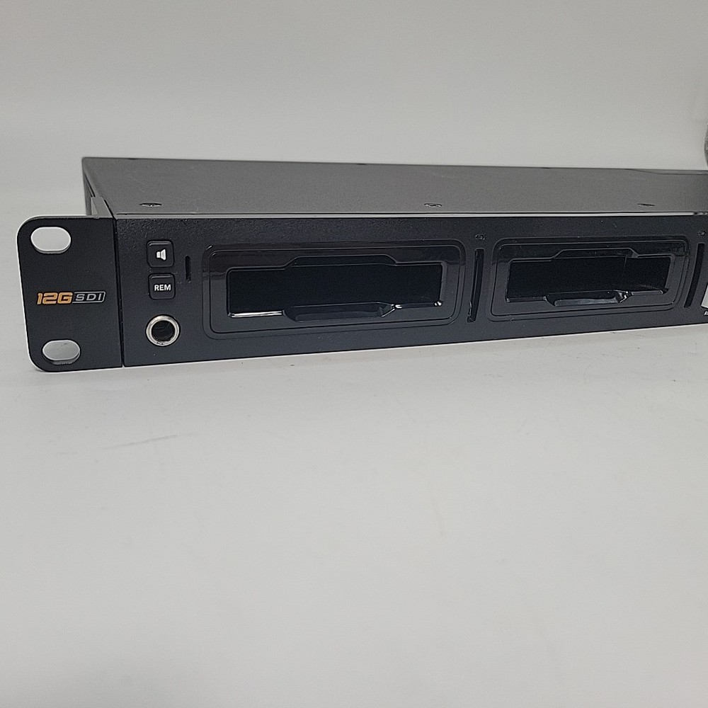 Blackmagic Design HyperDeck Studio 4K Pro - Black