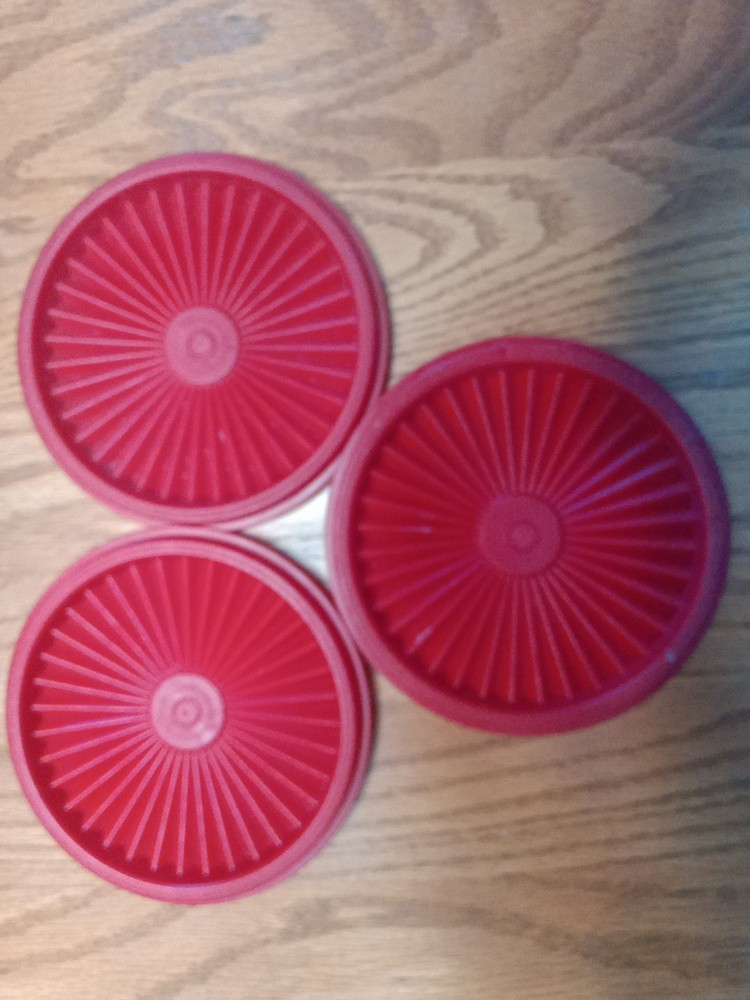 Tupperware Servalier RED Replacement Lid #812-33, 5" Diameter